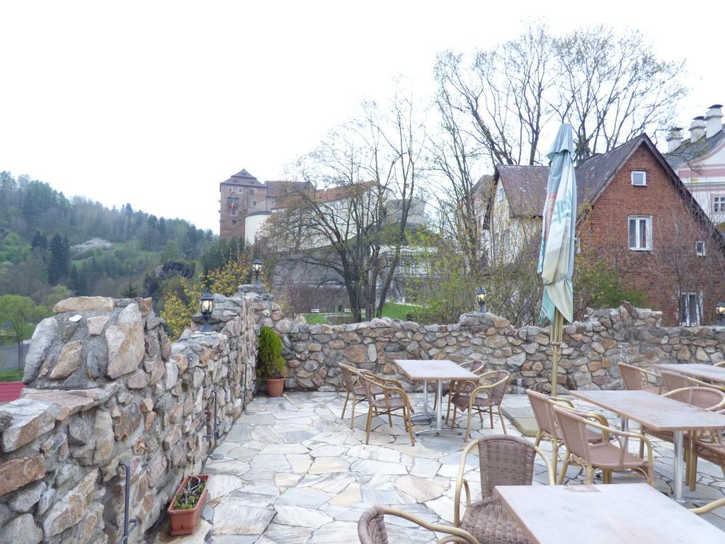 Bečov nad Teplou Penzion - Restaurant U Zamku מראה חיצוני תמונה