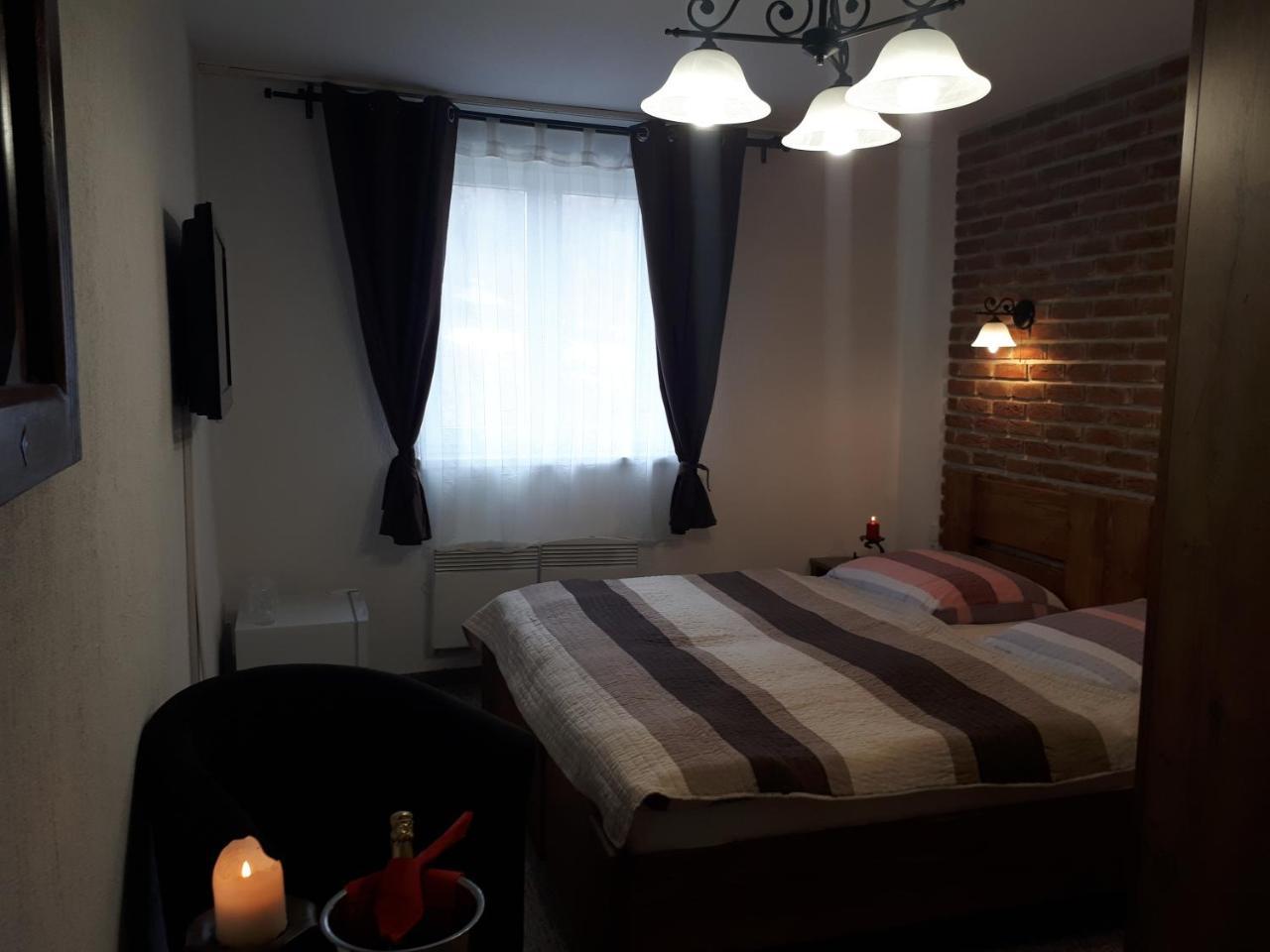 Bečov nad Teplou Penzion - Restaurant U Zamku מראה חיצוני תמונה