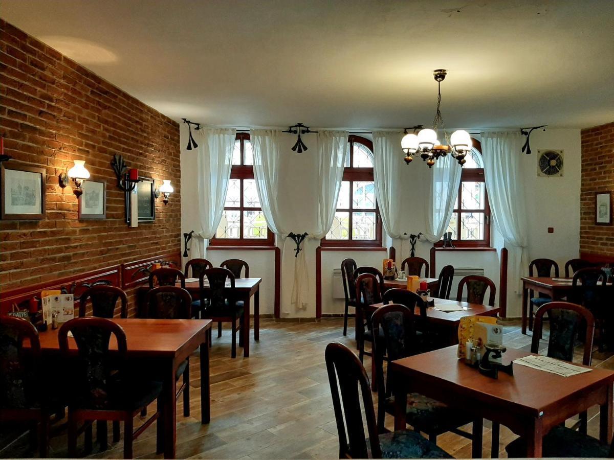 מלון Bečov nad Teplou Penzion - Restaurant U Zamku מראה חיצוני תמונה