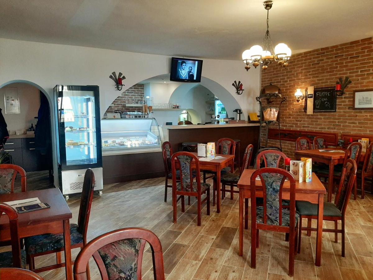 Bečov nad Teplou Penzion - Restaurant U Zamku מראה חיצוני תמונה